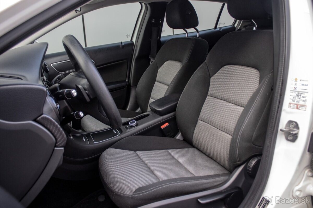 Mercedes-Benz GLA 180 A/T - 18