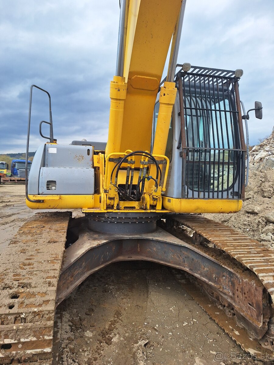 New Holland E305 - 18