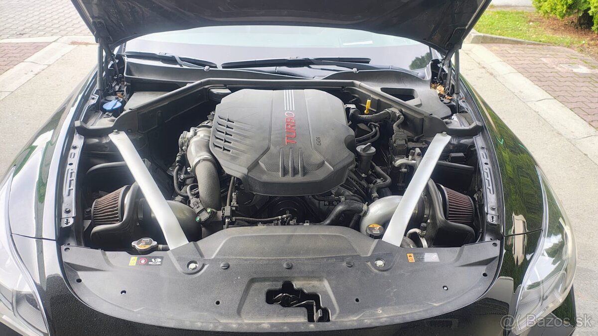 Kia Stinger 3.3 V6 biturbo 4x4 370koni - 18