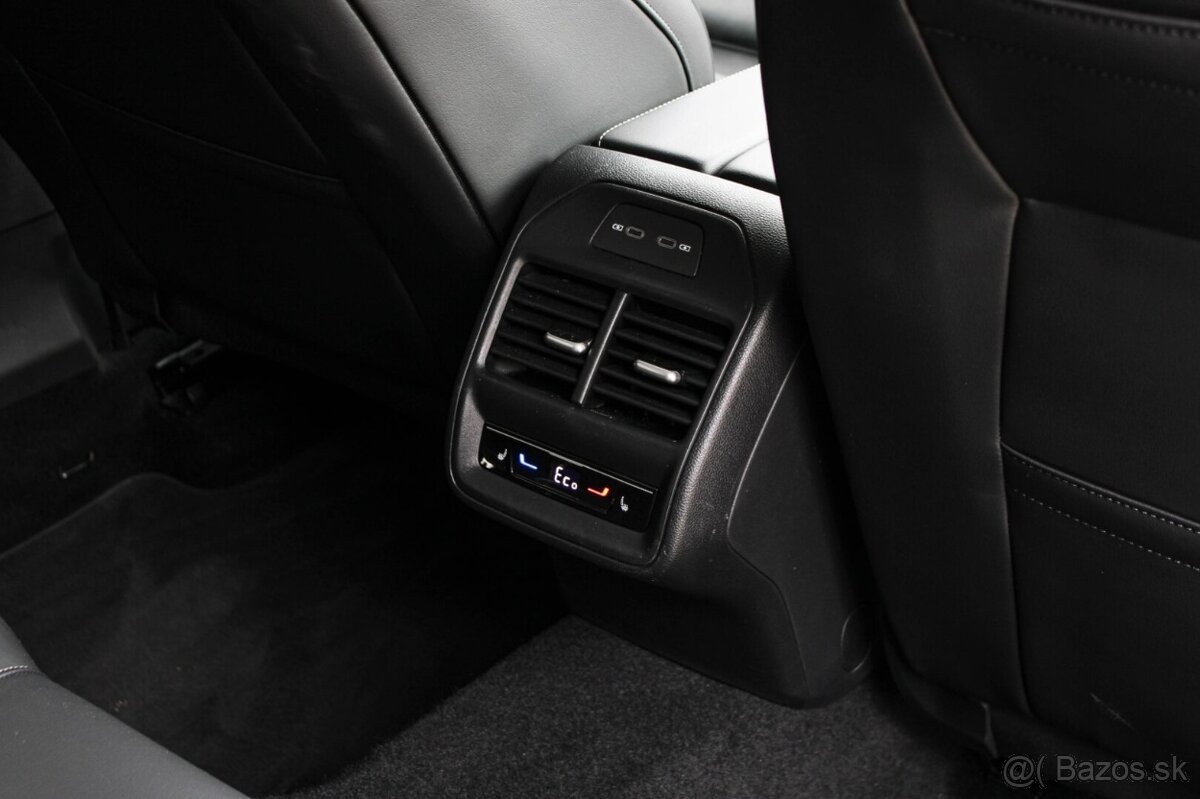 Volkswagen Passat Variant 1.5 TSI eHybrid ELEGANCE - 18
