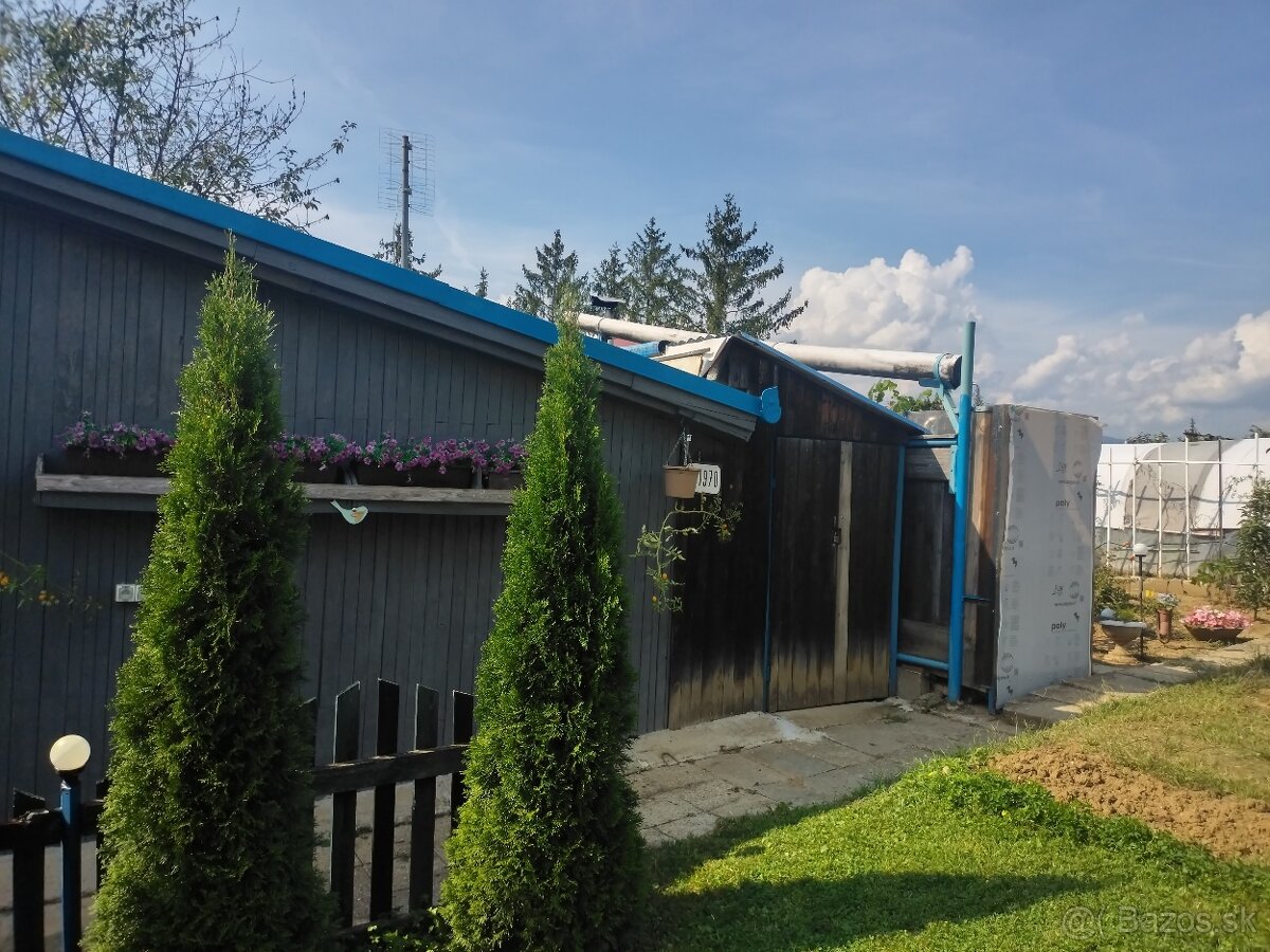 Záhrada s chatou Prievidza - 18