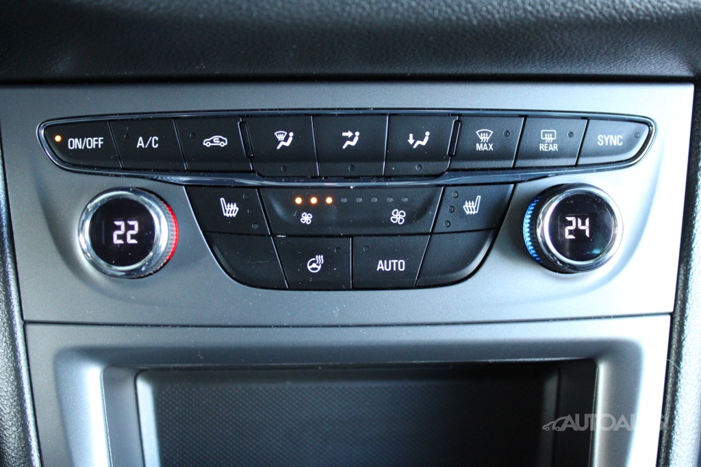 Opel Astra ST 1,6 CDTi 100 kW - 18