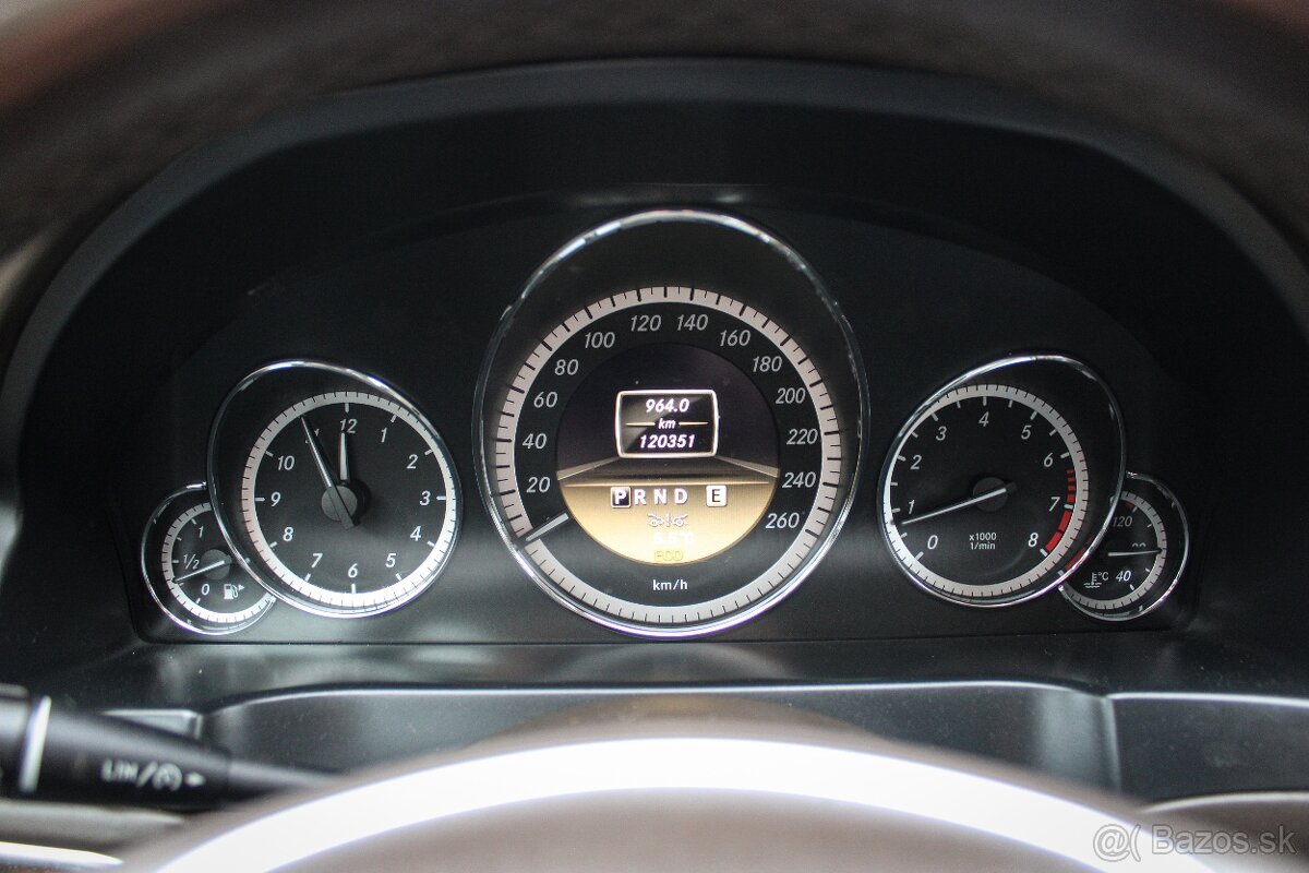 Mercedes-Benz E trieda Kupé 200 BlueEFFICIENCY 7G - 18