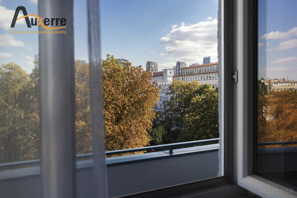 Priestranný 3-izbový byt v Starom Meste - Bratislava - 18