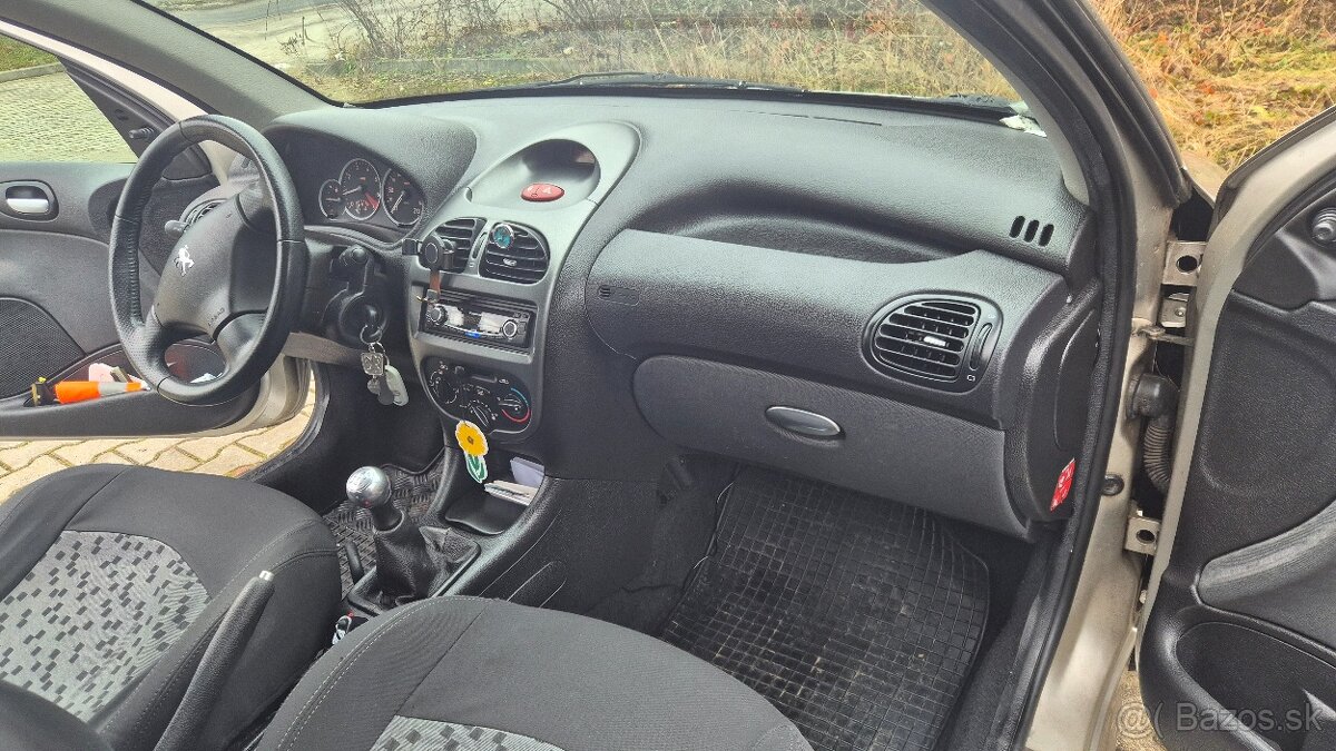 Peugeot 206 1.4 55 KW benzin 74178 km - 18