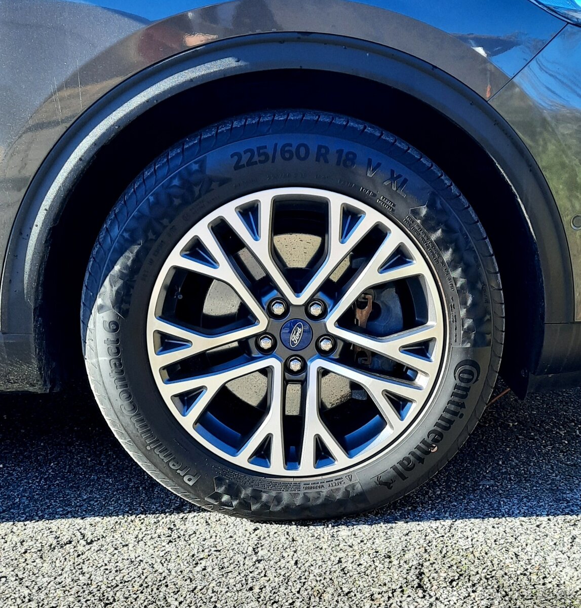 Predám Ford Kuga 2.5 Duratec PHEV 225k Titanium CVT - 18