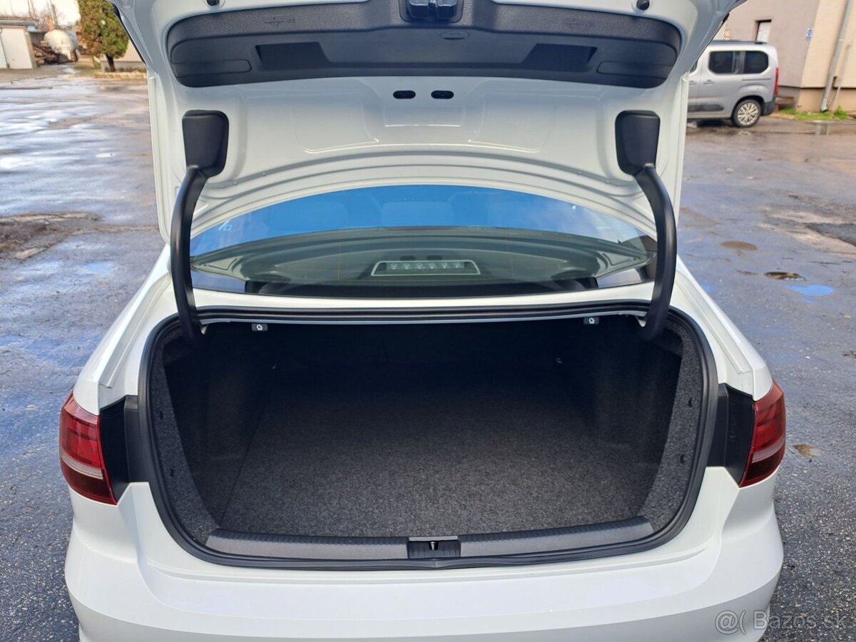 Volkswagen Jetta 1.2 TSI Comfortline - 18