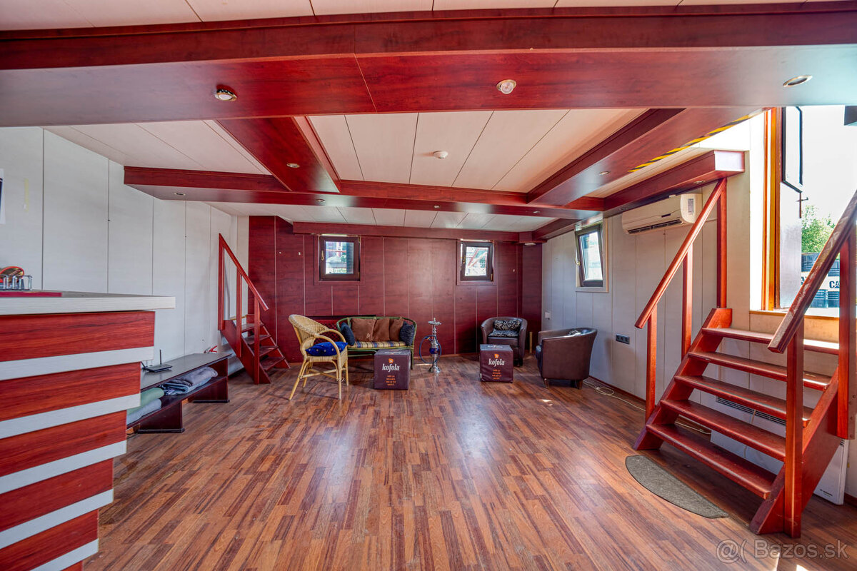 Pontón v TOP lokalite na Tyršovom nábreží - 18