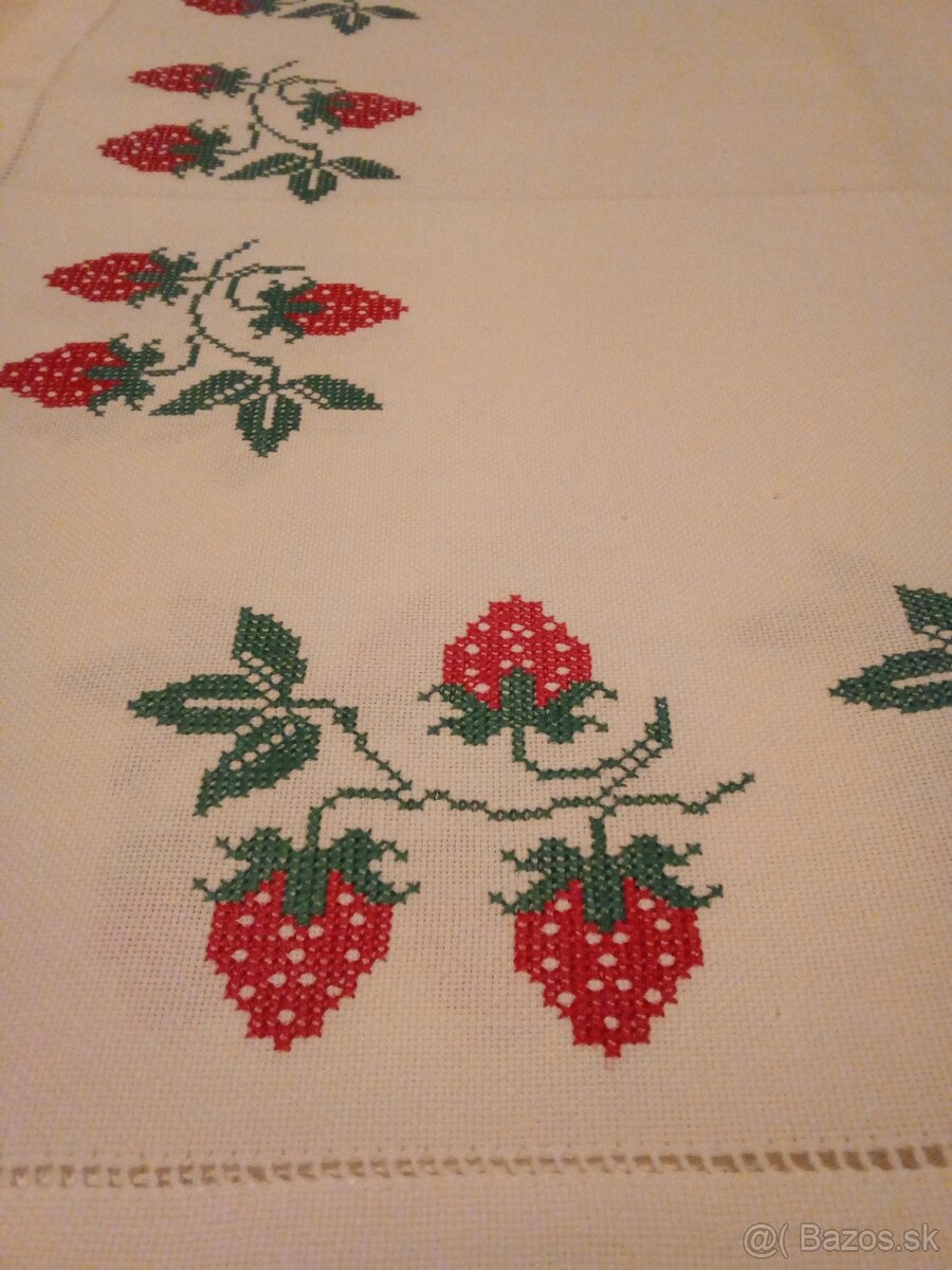 Ručne vyšívané obrusy 2 - 18