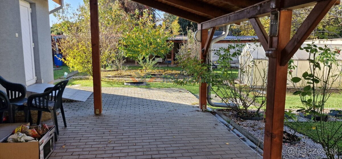 Na predaj poschodový rodinný dom s krásnou záhradkou - 18