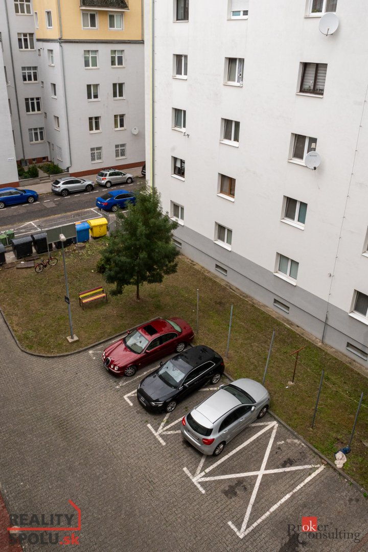 REZERVOVANÉ: Štýlový 2-izbový byt s historickým nádychom a u - 18