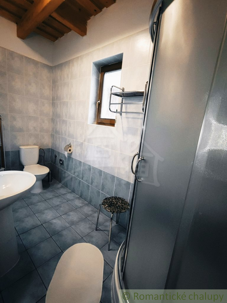 Veľká chata s dvoma apartmánmi v centre Donovál - 18