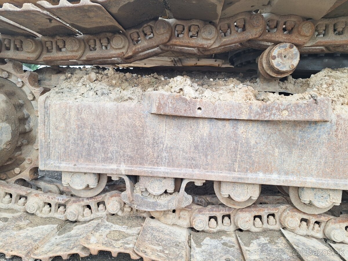 KOMATSU PC 240 LC-8 - 18