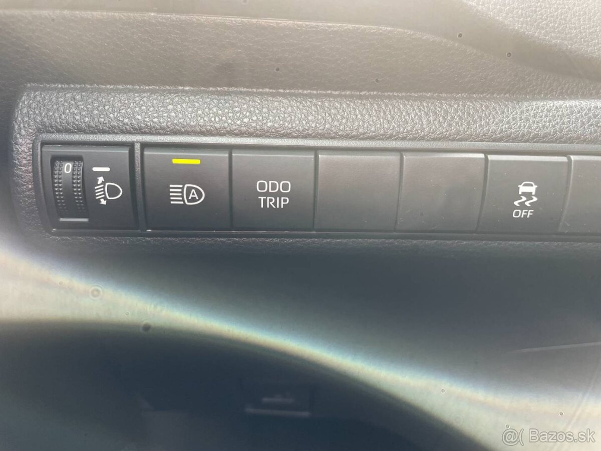 Toyota Corolla TS 1.8 Hybrid e-CVT Style - 18
