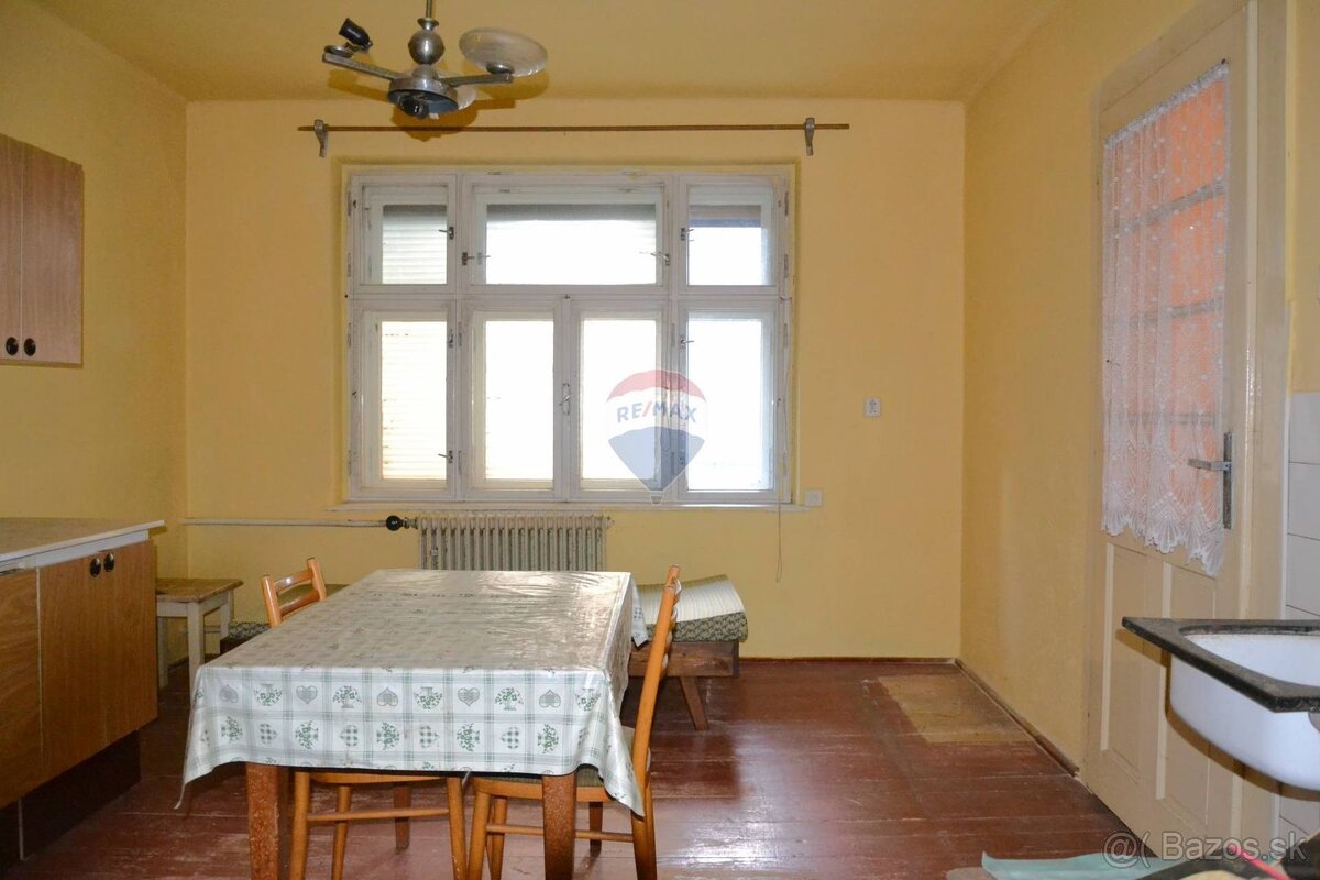 Utešený dom na predaj s veľkou záhradou v dedinke České Brez - 18