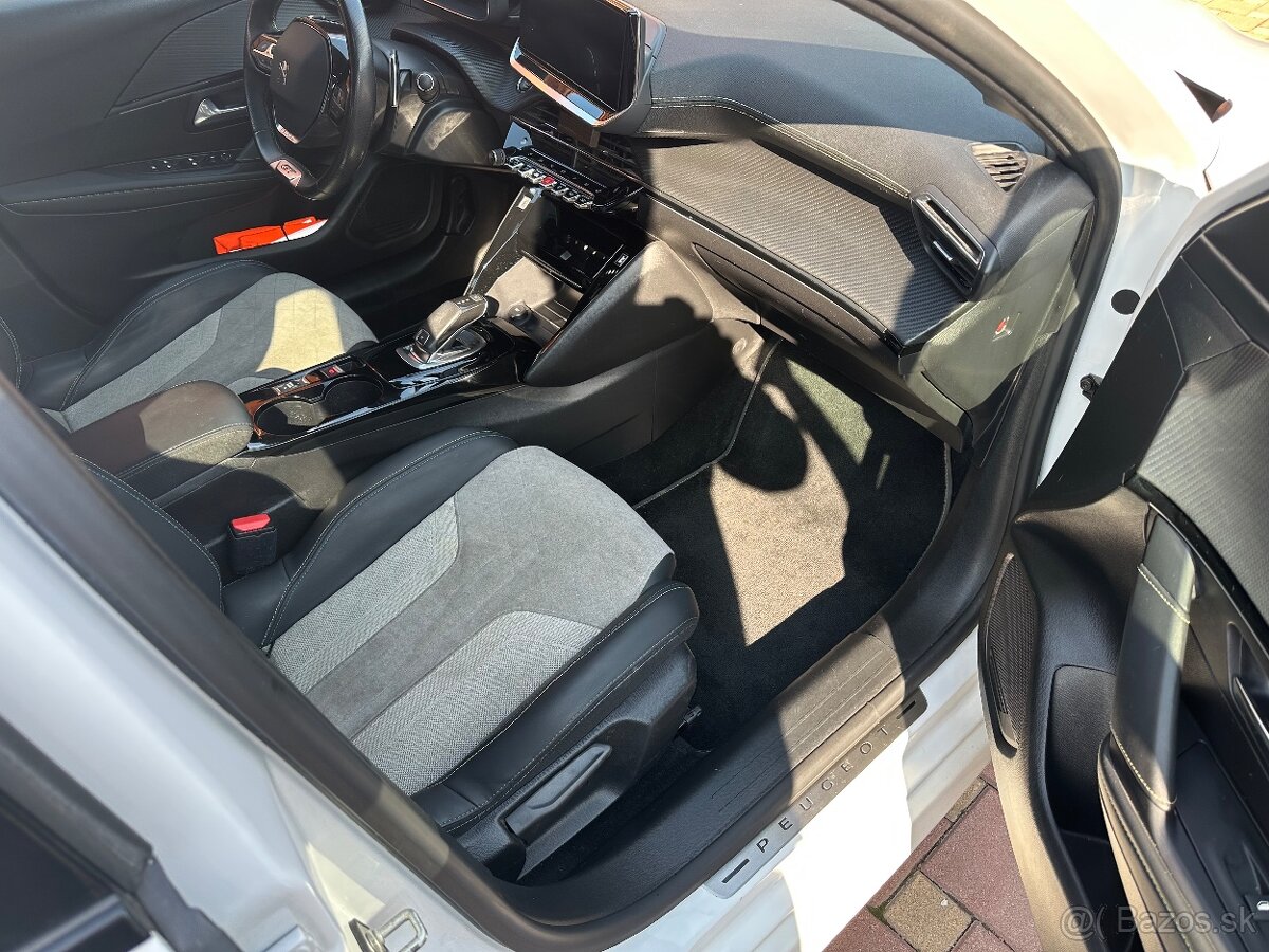 2021 Peugeot 208 GT - 18