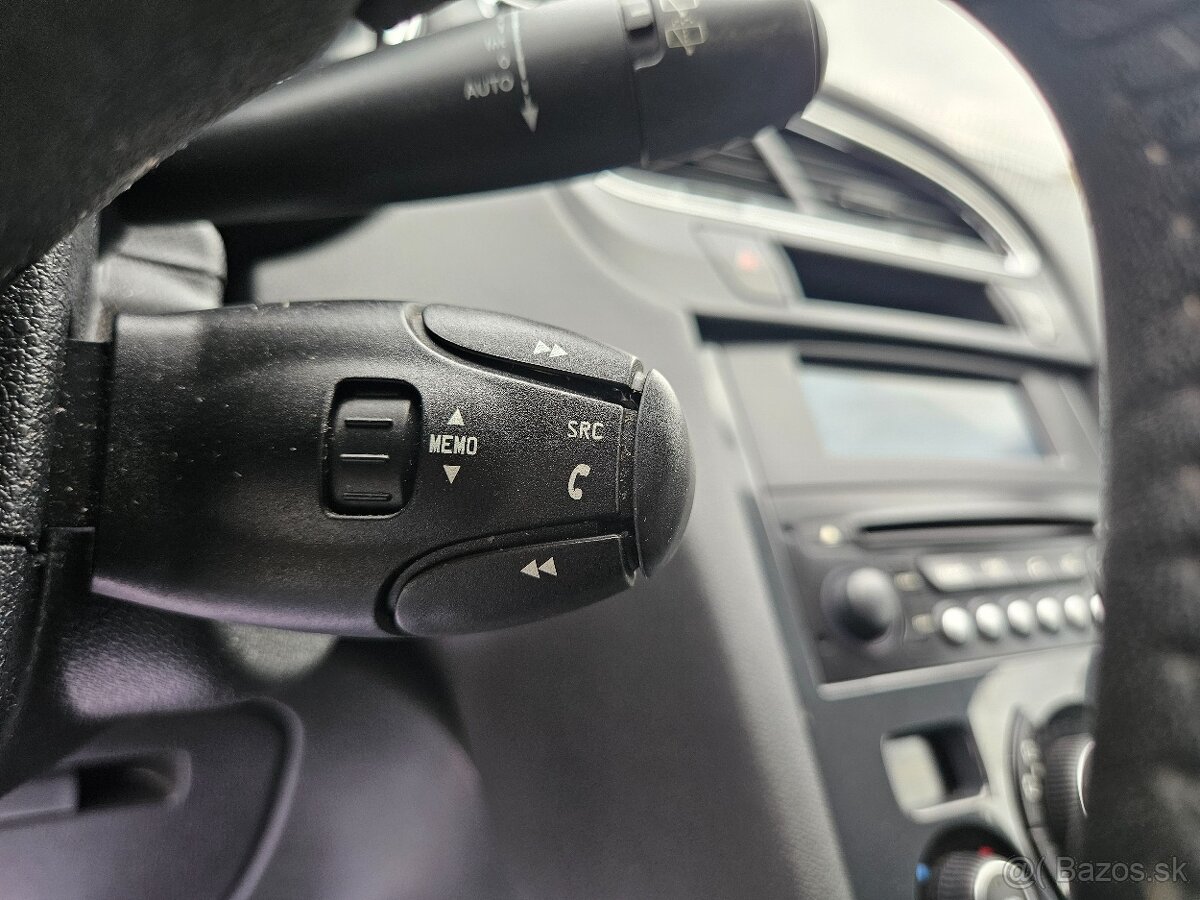 PEUGEOT 5008 (2014) PANORAMA - 18