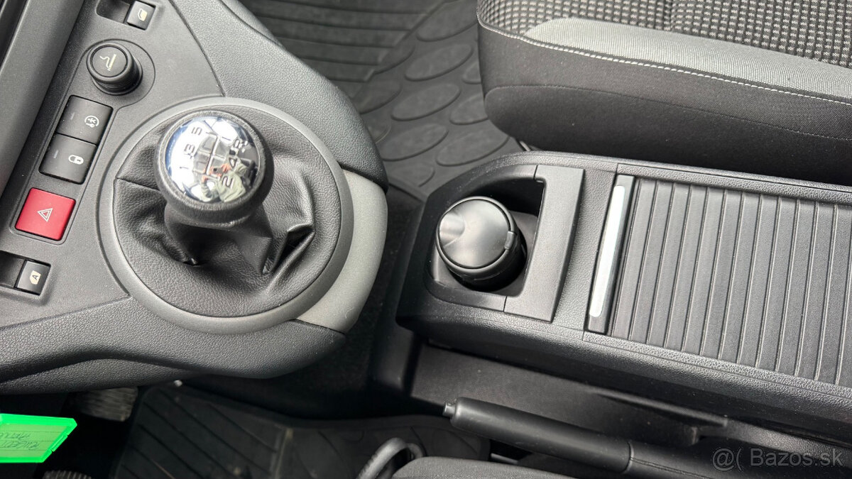 Peugeot Partner Tepee 1.6 BlueHDi 110k Access - 18