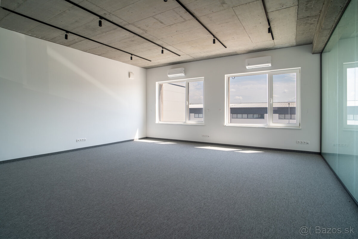 Na prenájom jedno podlažie polyfunkcie na Zavarskej ulici v - 18