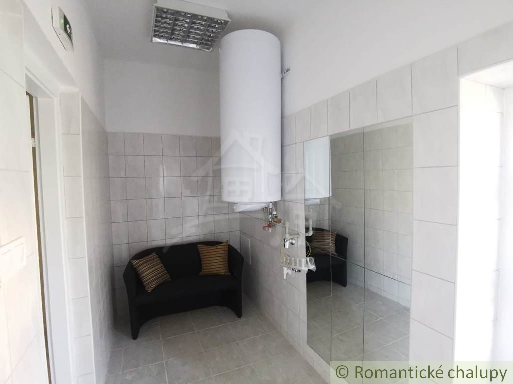 Rodinná vila vhodná aj na podnikanie v pohraničnej obci Sl - 18