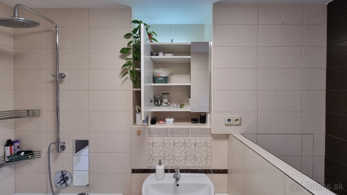 Slnečný 2 izb. byt v centre Trnavy - 59m2 - 18