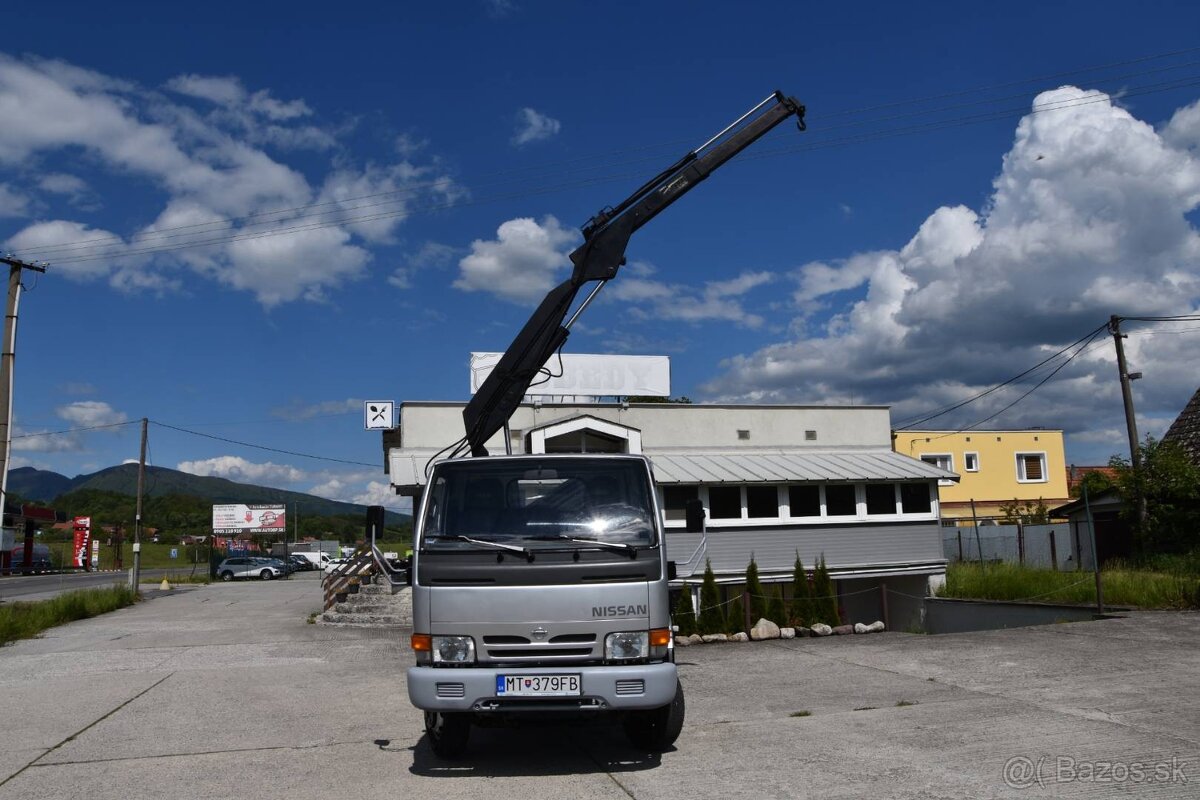 Nissan Cabstar trojstranný vykápač s rukou - 18