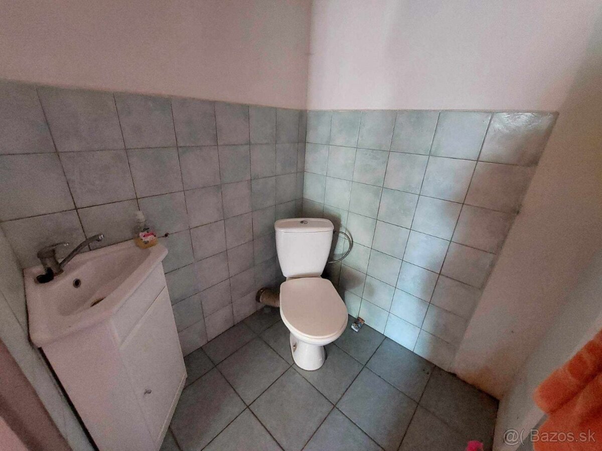 Ponúkame na predaj rodinný dom v meste Komárno – Nová osada - 18