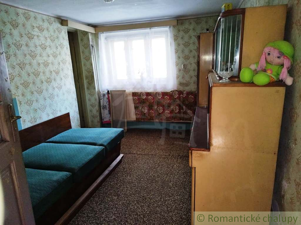 Priestranný dom s veľkou 1767 m² záhradou pre mladú rodinu - 18