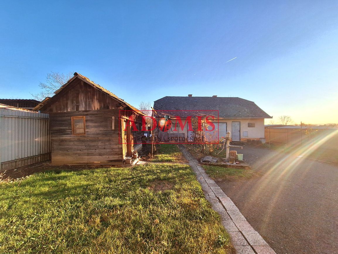 ADOMIS - predáme rodinný dom 2.podlažný 250m2, pozemok 800m2 - 18
