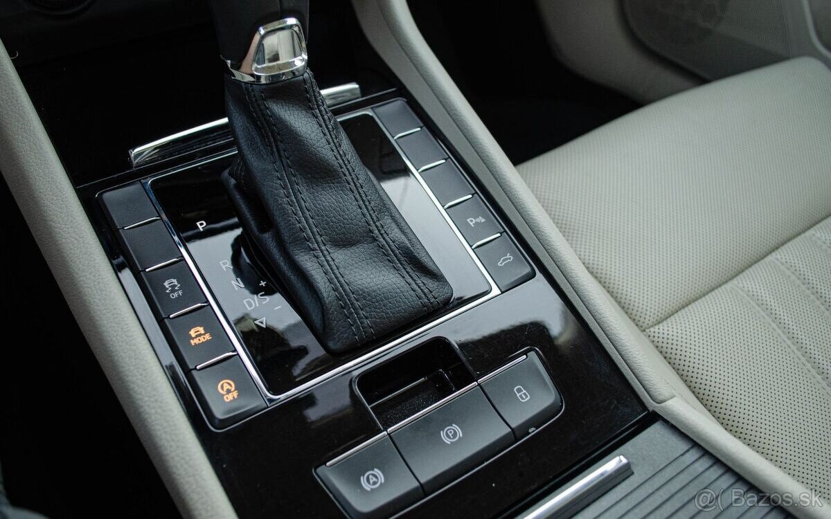 Škoda Superb Combi L&K 2.0 TDI DSG - 18