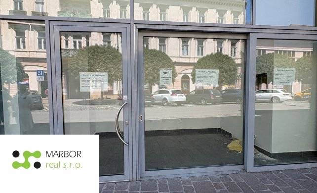 Na prenájom kancelársky priestor - v OC GASTRODOM v KE na Ml - 18