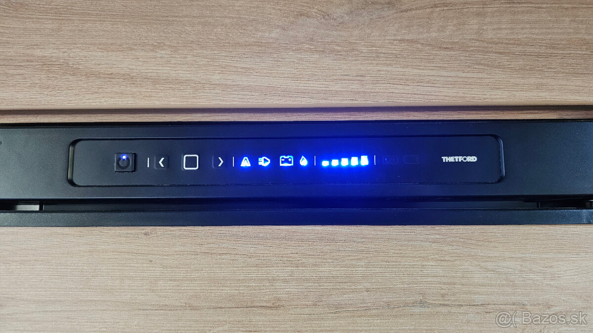 Absorpčná chladnička Thetford N4142E+ (12V, 220V, plyn) - 18