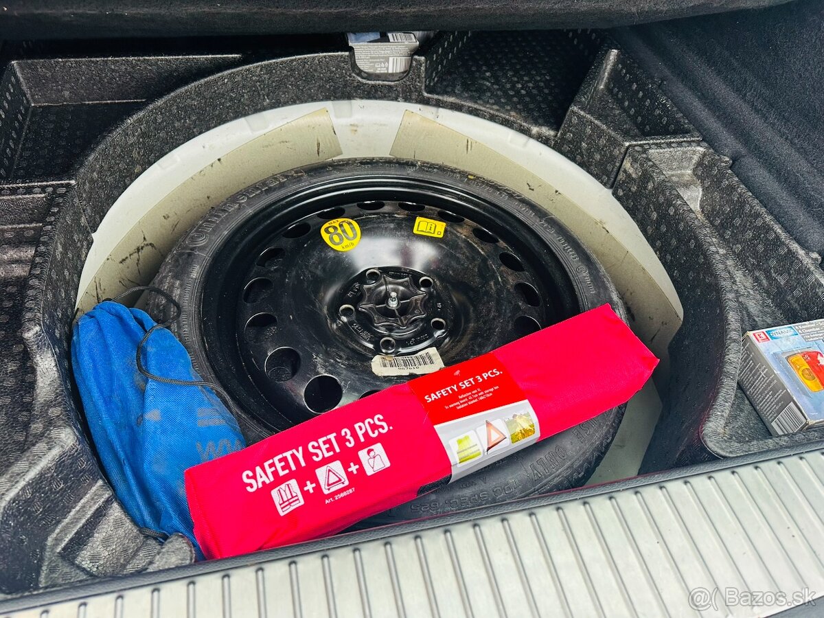 Opel Astra Sports Tourer – 1.6 diesel – výbava COSMO - 18