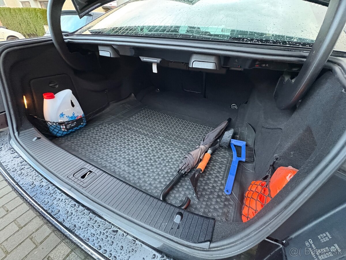 Mercedes E trieda 350 CDI BlueEFFICIENCY 4matic - 18