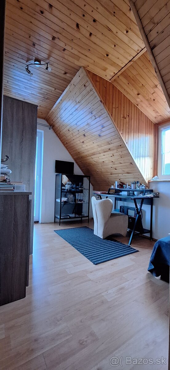 Dom s altánkom, murovaným krbom, pivnicou do svahu, - 18