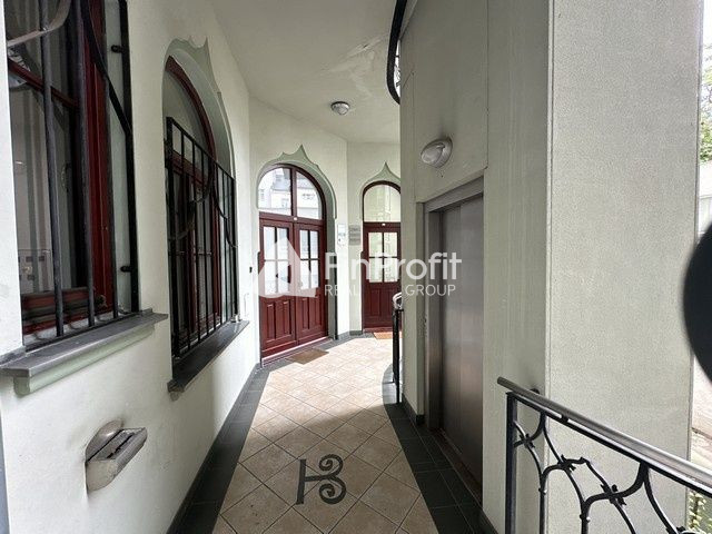 Kancelársky priestor s vlastným zázemím na prenájom - 107 m2 - 18