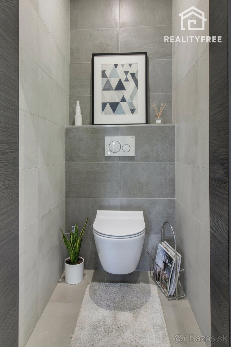 Na predaj 4- izbový rodinný dom s dvojgarážou a záhradným do - 18