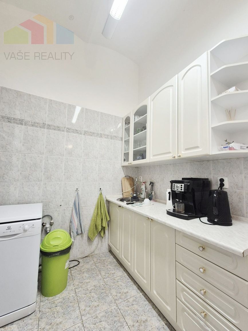 Na prenájom administratívny priestor, 137 m², Jakubovo nám., - 18