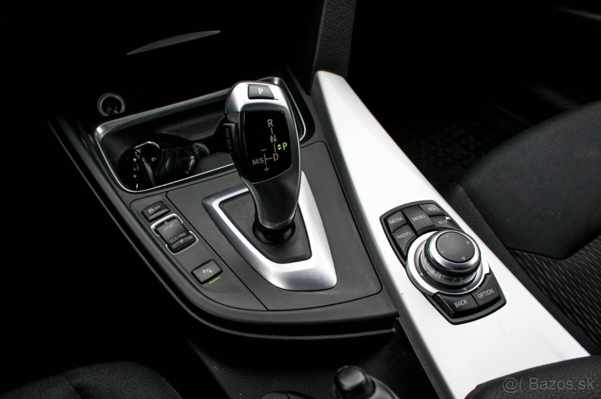 BMW Rad 3 Touring 320d A/T 135kW - 18