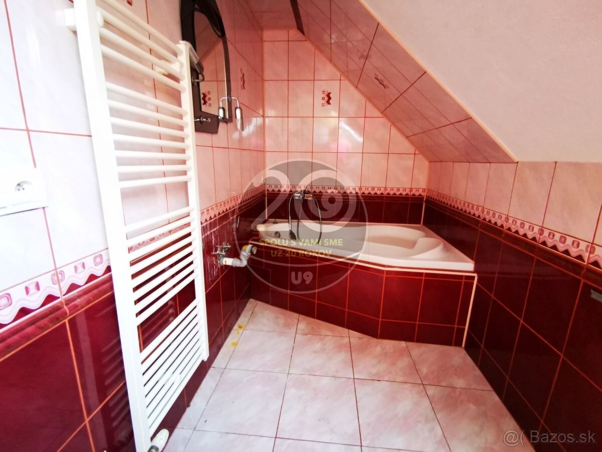 Zrekonštruovaný 4-izbový rodinný dom Diviaky nad Nitricou - 18