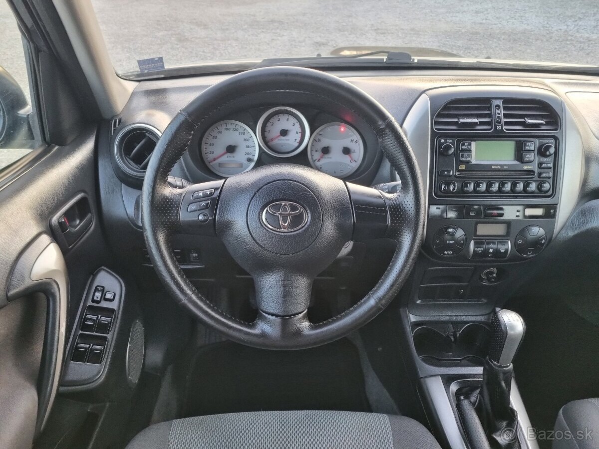 TOYOTA RAV4 2,0D4D 4x4 - 18
