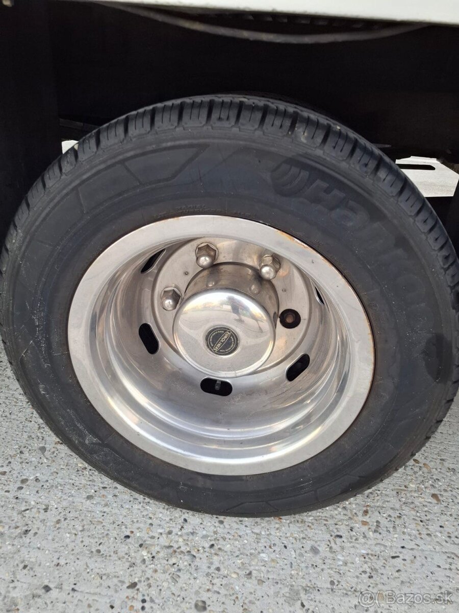 Predam Mercedes-Benz odťahove vozidlo - 18