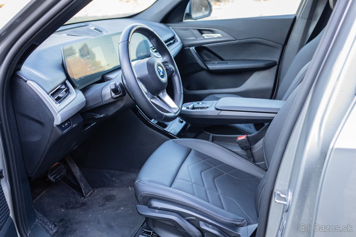 BMW IX1 e Drive20 elektromobil 2024, 9500km - 18