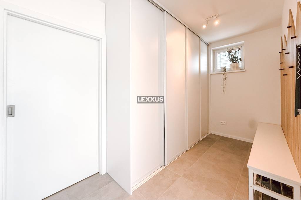 | Moderná novostavba Rodinného domu s krásnym pozemkom v Zál - 18