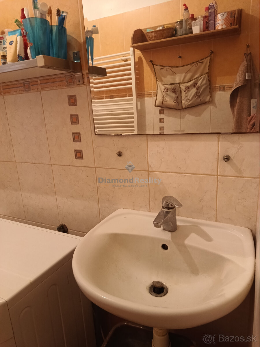 Na predaj rodinný dom pre veľkú rodinu v malebnej obci Výčap - 18