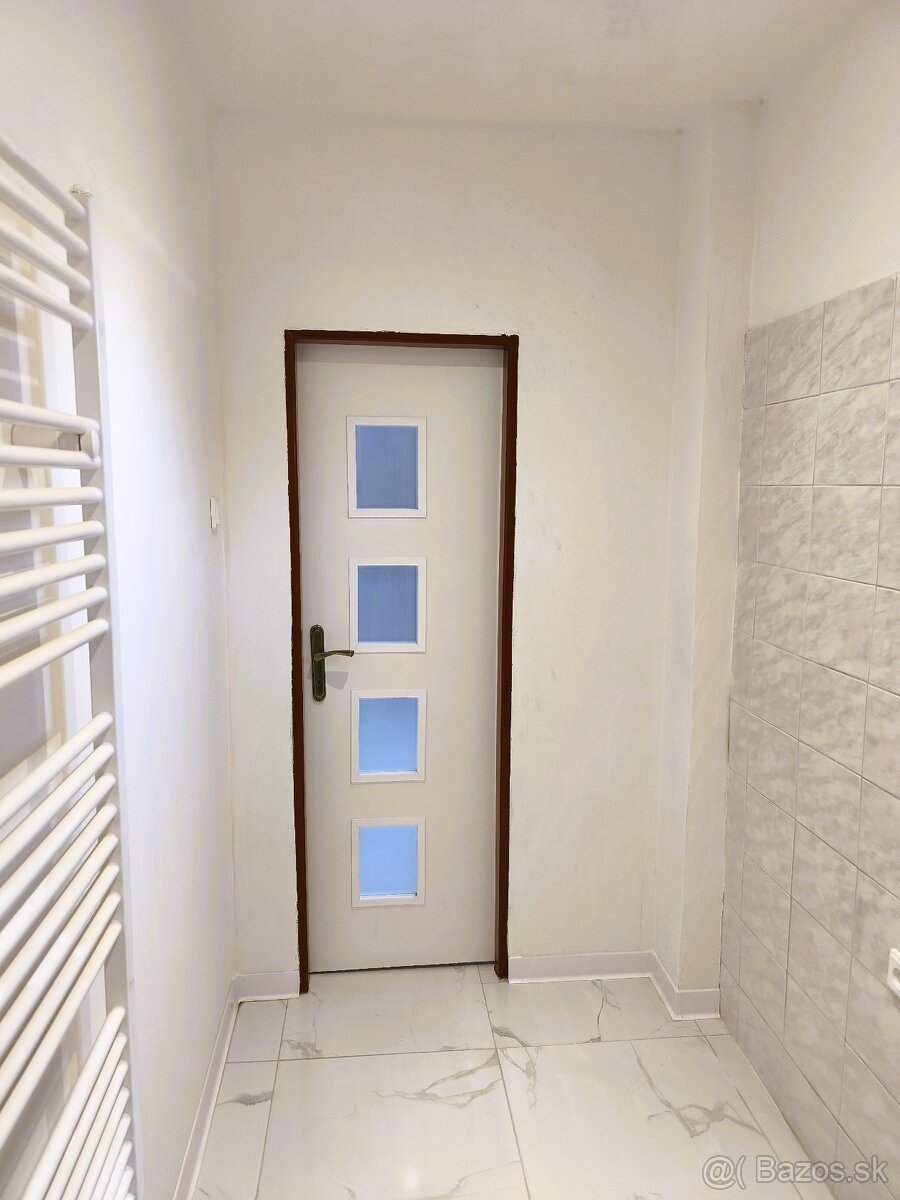 Zrekonštruovaný 3-izbový rodinný dom - 18