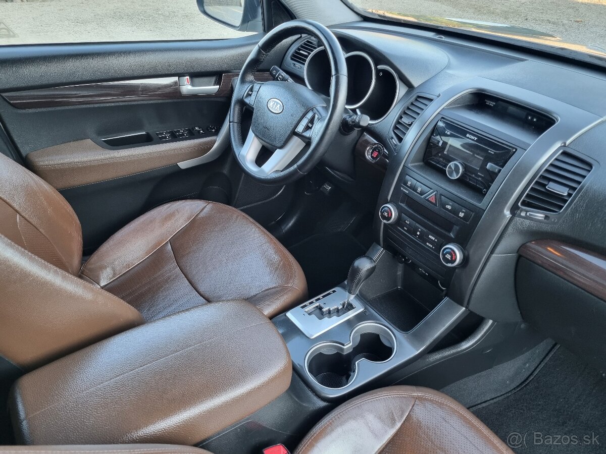 KIA SORENTO 2,2CRDi 4x4 7.MIESTNE - 18