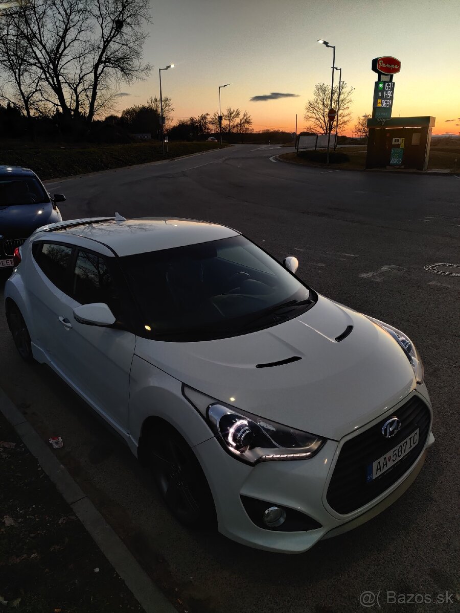 Hyundai Veloster Turbo - 18
