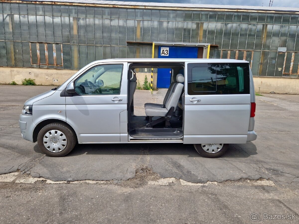 Predám  Volkswagen T5 Caravelle 2.0 TDI 103 KW DSG 140000 km - 18