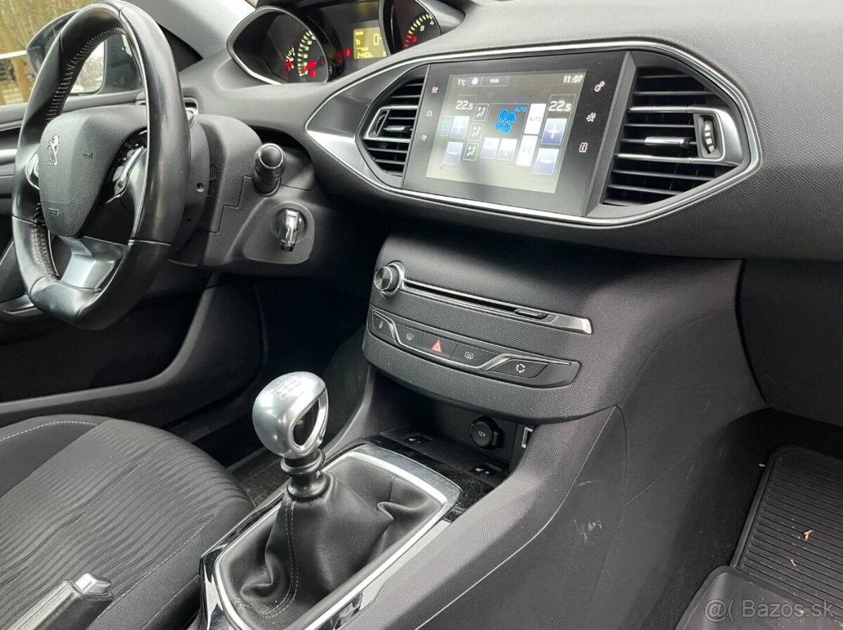 Peugeot 308 1.2 - 18